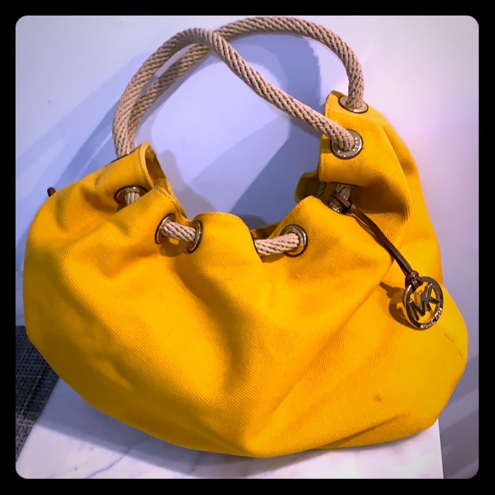 Michael Kors Bucket Bag
